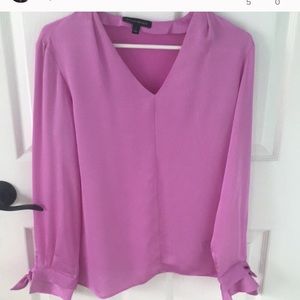 Beautiful pink Banana Republic blouse 🌸